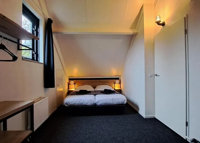 Forest Vip-bungalow At Groene Heuvels 度假居 *